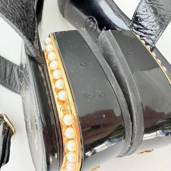 Chanel CC Sandal Black Patent Pearl Gold Flat Block Heel Size 40 Classic Chic - Picture 8 of 13